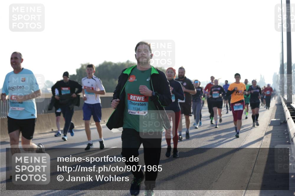 03.10.2025 - Köhlbrandbrückenlauf Jannik Wohlers http://msf.ph/oto/9071965 03.10.2025 09:18:02 Position 3 3128, 1534 meine-sportfotos.de