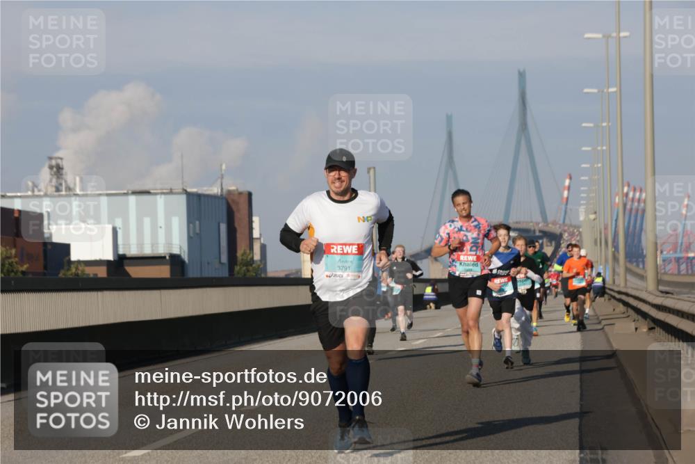 03.10.2025 - Köhlbrandbrückenlauf Jannik Wohlers http://msf.ph/oto/9072006 03.10.2025 09:49:55 Position 3 3791 meine-sportfotos.de