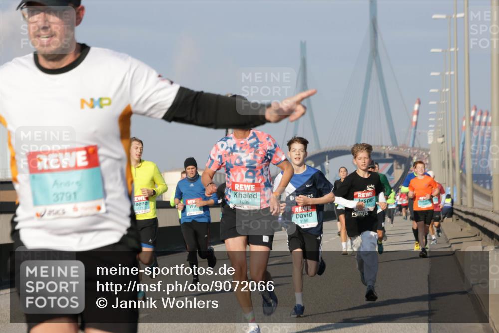03.10.2025 - Köhlbrandbrückenlauf Jannik Wohlers http://msf.ph/oto/9072066 03.10.2025 09:49:57 Position 3 3791, 1111, 1039, 3196 meine-sportfotos.de