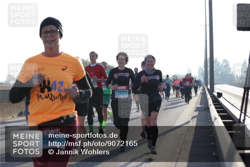 03.10.2025 - Köhlbrandbrückenlauf Jannik Wohlers http://msf.ph/oto/9072165 03.10.2025 09:18:06 Position 3 42, 3010 meine-sportfotos.de