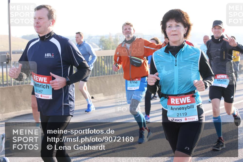 03.10.2025 - Köhlbrandbrückenlauf Lena Gebhardt http://msf.ph/oto/9072169 03.10.2025 09:24:47 Position 1 3147, 3281, 2119, 1031 meine-sportfotos.de