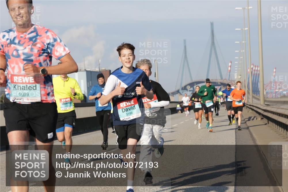 03.10.2025 - Köhlbrandbrückenlauf Jannik Wohlers http://msf.ph/oto/9072193 03.10.2025 09:50:01 Position 3 1039, 1111, 10, 3196 meine-sportfotos.de