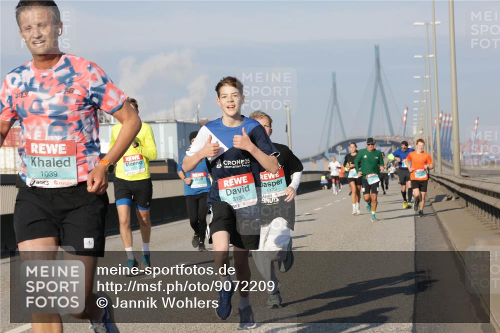 03.10.2025 - Köhlbrandbrückenlauf Jannik Wohlers http://msf.ph/oto/9072209 03.10.2025 09:50:01 Position 3 1039, 1111, 1173, 3196 meine-sportfotos.de