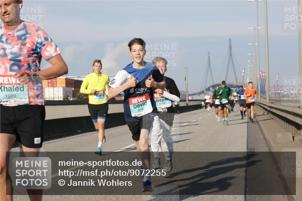 03.10.2025 - Köhlbrandbrückenlauf Jannik Wohlers http://msf.ph/oto/9072255 03.10.2025 09:50:01 Position 3 1039, 3196, 1173 meine-sportfotos.de