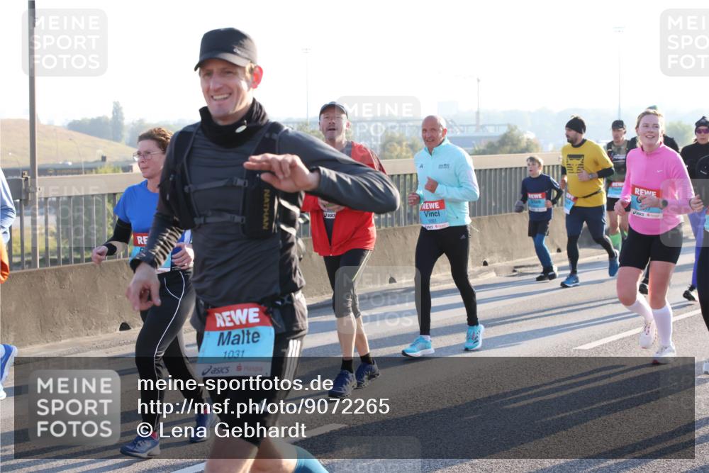 03.10.2025 - Köhlbrandbrückenlauf Lena Gebhardt http://msf.ph/oto/9072265 03.10.2025 09:24:48 Position 1 1031, 1861 meine-sportfotos.de