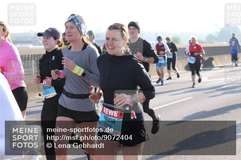 03.10.2025 - Köhlbrandbrückenlauf Lena Gebhardt http://msf.ph/oto/9072404 03.10.2025 09:24:50 Position 1 2014, 2349 meine-sportfotos.de