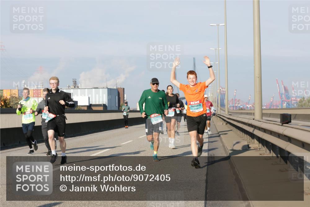 03.10.2025 - Köhlbrandbrückenlauf Jannik Wohlers http://msf.ph/oto/9072405 03.10.2025 09:50:07 Position 3 3812, 3496 meine-sportfotos.de