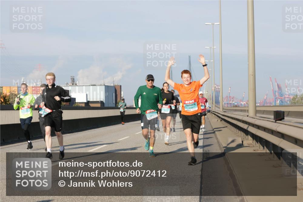 03.10.2025 - Köhlbrandbrückenlauf Jannik Wohlers http://msf.ph/oto/9072412 03.10.2025 09:50:07 Position 3 3496, 3812 meine-sportfotos.de