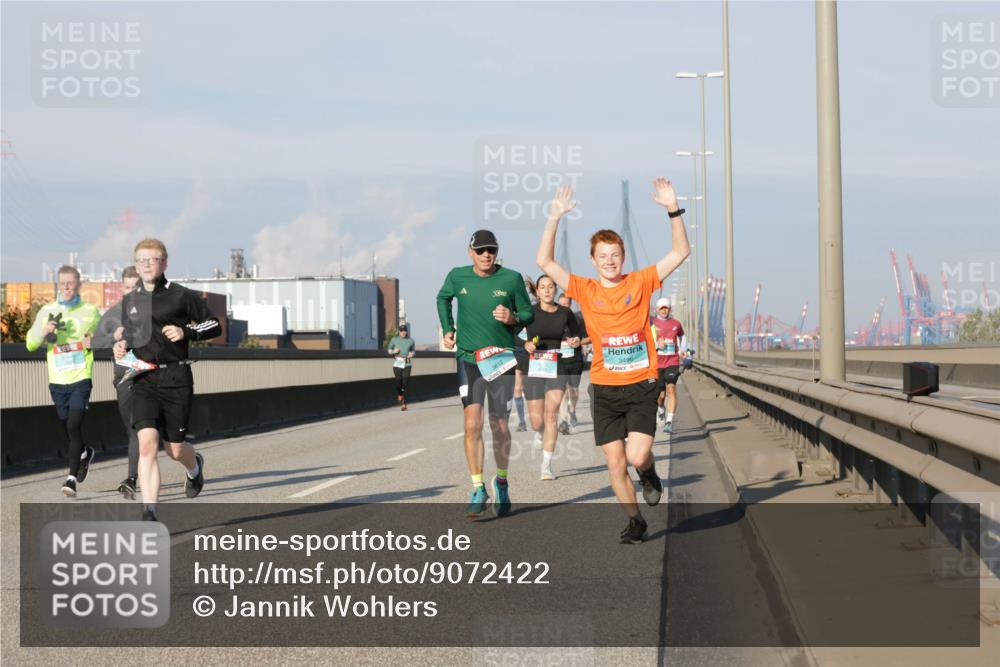 03.10.2025 - Köhlbrandbrückenlauf Jannik Wohlers http://msf.ph/oto/9072422 03.10.2025 09:50:07 Position 3 3496 meine-sportfotos.de