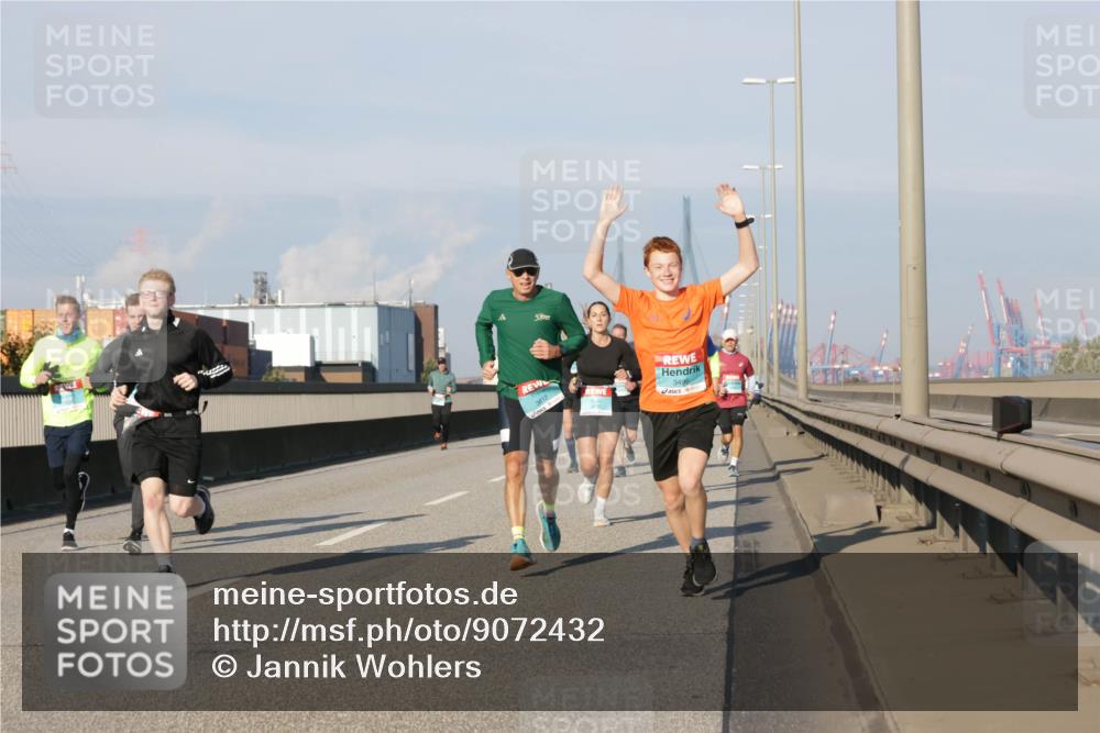 03.10.2025 - Köhlbrandbrückenlauf Jannik Wohlers http://msf.ph/oto/9072432 03.10.2025 09:50:07 Position 3 3496 meine-sportfotos.de