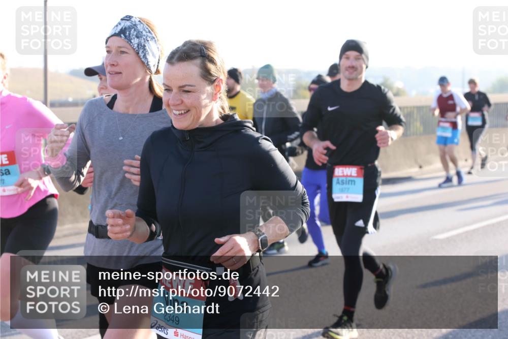 03.10.2025 - Köhlbrandbrückenlauf Lena Gebhardt http://msf.ph/oto/9072442 03.10.2025 09:24:50 Position 1 2349, 1877 meine-sportfotos.de