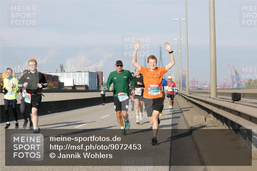 03.10.2025 - Köhlbrandbrückenlauf Jannik Wohlers http://msf.ph/oto/9072453 03.10.2025 09:50:07 Position 3 516, 3812, 3496 meine-sportfotos.de
