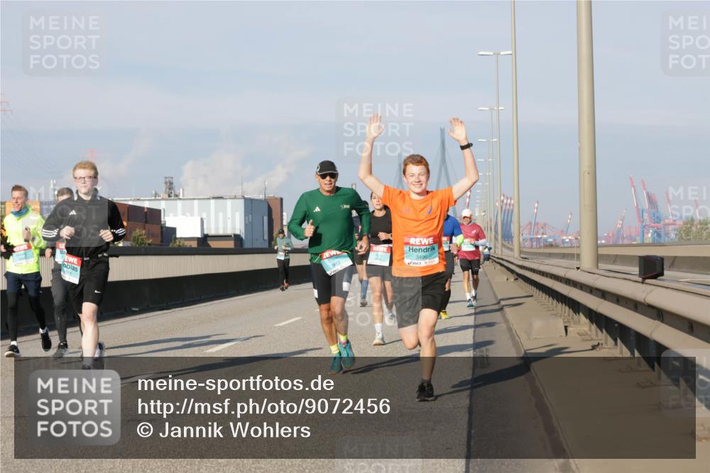 03.10.2025 - Köhlbrandbrückenlauf Jannik Wohlers http://msf.ph/oto/9072456 03.10.2025 09:50:07 Position 3 516, 3496 meine-sportfotos.de