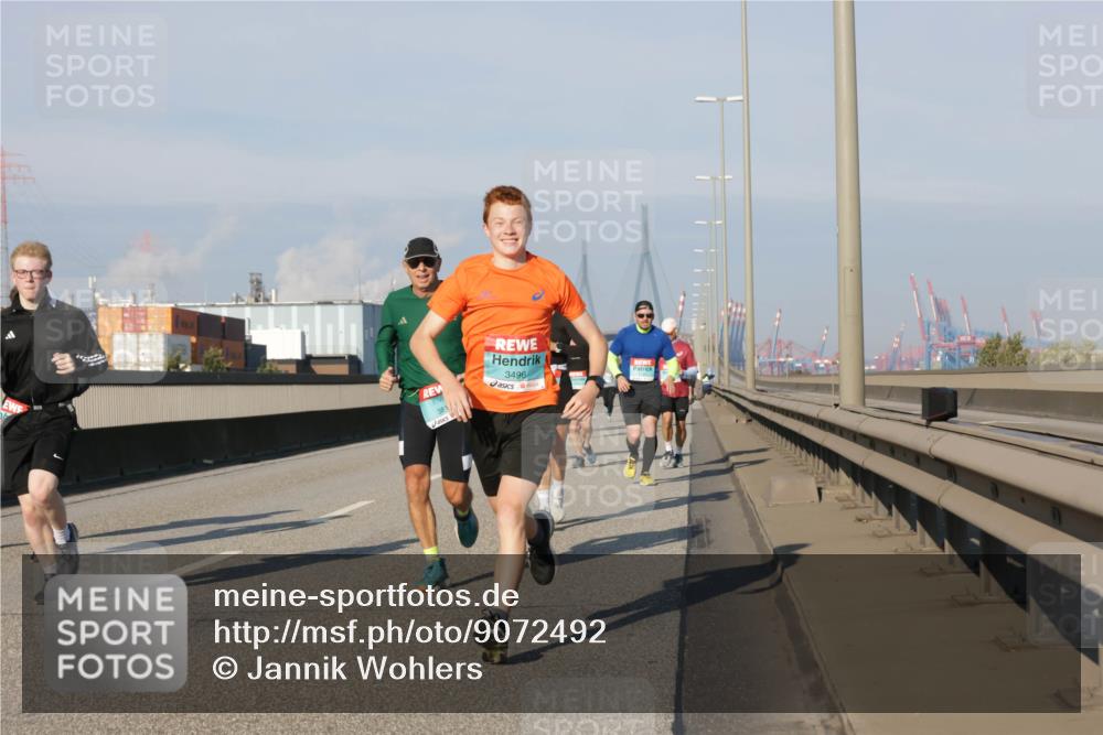 03.10.2025 - Köhlbrandbrückenlauf Jannik Wohlers http://msf.ph/oto/9072492 03.10.2025 09:50:08 Position 3 381, 3496 meine-sportfotos.de