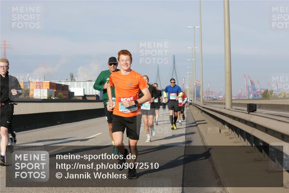 03.10.2025 - Köhlbrandbrückenlauf Jannik Wohlers http://msf.ph/oto/9072510 03.10.2025 09:50:08 Position 3 8496 meine-sportfotos.de