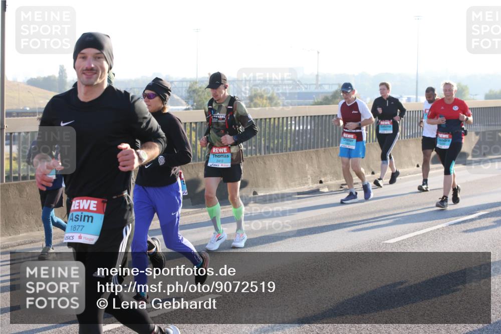 03.10.2025 - Köhlbrandbrückenlauf Lena Gebhardt http://msf.ph/oto/9072519 03.10.2025 09:24:51 Position 1 1877, 28, 2413 meine-sportfotos.de