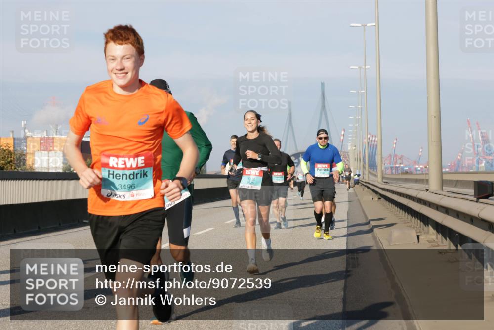 03.10.2025 - Köhlbrandbrückenlauf Jannik Wohlers http://msf.ph/oto/9072539 03.10.2025 09:50:08 Position 3 3496, 3825 meine-sportfotos.de