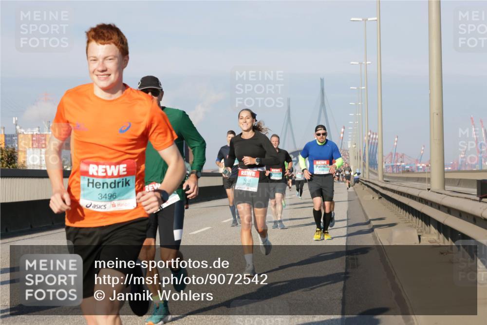 03.10.2025 - Köhlbrandbrückenlauf Jannik Wohlers http://msf.ph/oto/9072542 03.10.2025 09:50:08 Position 3 3496, 3825 meine-sportfotos.de