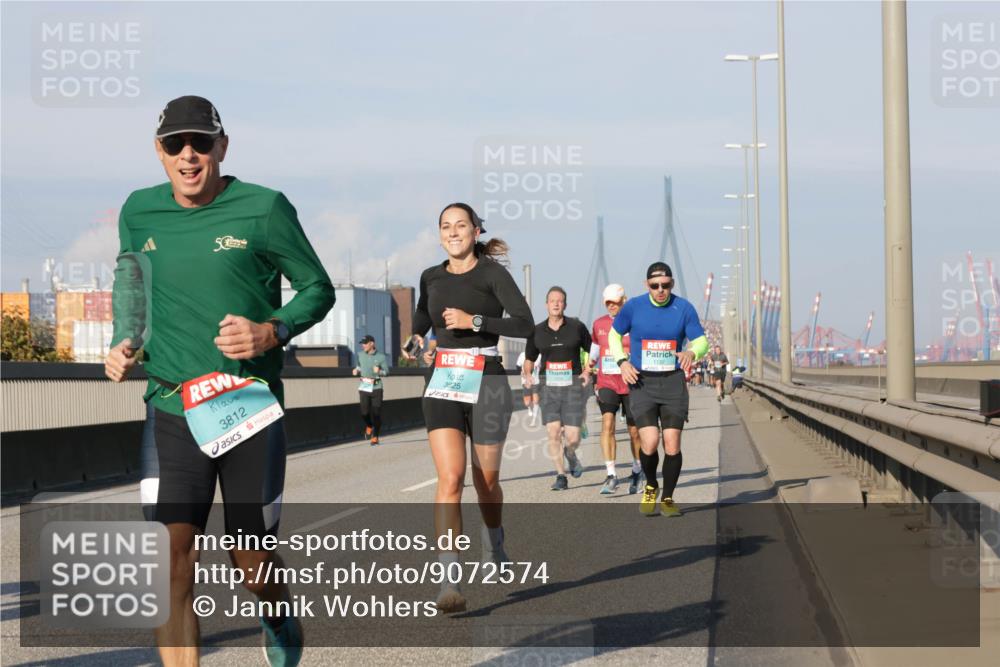 03.10.2025 - Köhlbrandbrückenlauf Jannik Wohlers http://msf.ph/oto/9072574 03.10.2025 09:50:09 Position 3 5, 3812, 3825 meine-sportfotos.de