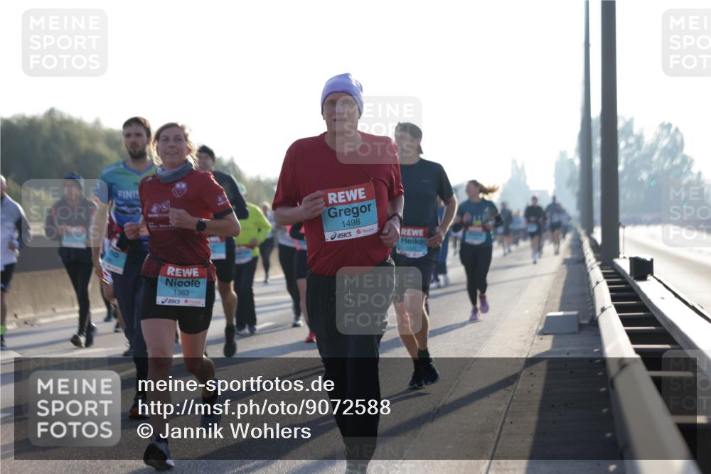 03.10.2025 - Köhlbrandbrückenlauf Jannik Wohlers http://msf.ph/oto/9072588 03.10.2025 09:18:14 Position 3 1363, 1498, 1501 meine-sportfotos.de