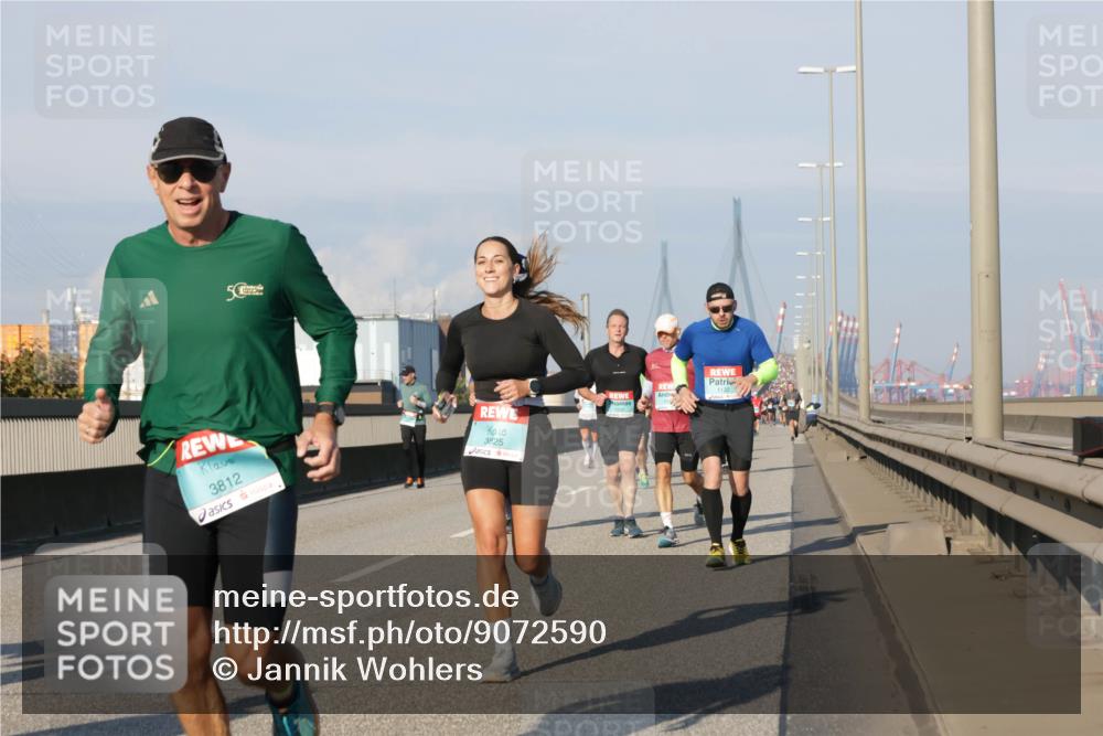 03.10.2025 - Köhlbrandbrückenlauf Jannik Wohlers http://msf.ph/oto/9072590 03.10.2025 09:50:09 Position 3 3812, 3825 meine-sportfotos.de