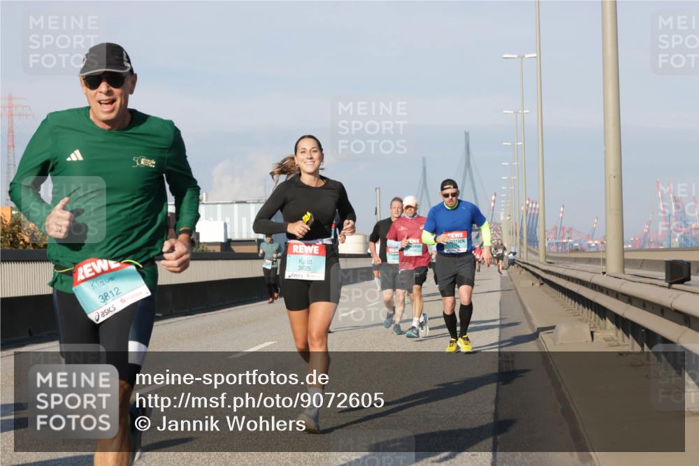 03.10.2025 - Köhlbrandbrückenlauf Jannik Wohlers http://msf.ph/oto/9072605 03.10.2025 09:50:09 Position 3 5, 3825, 3812 meine-sportfotos.de