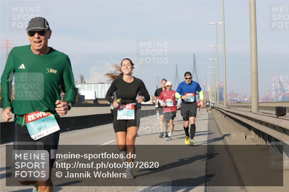 03.10.2025 - Köhlbrandbrückenlauf Jannik Wohlers http://msf.ph/oto/9072620 03.10.2025 09:50:10 Position 3 5, 3812, 3825 meine-sportfotos.de