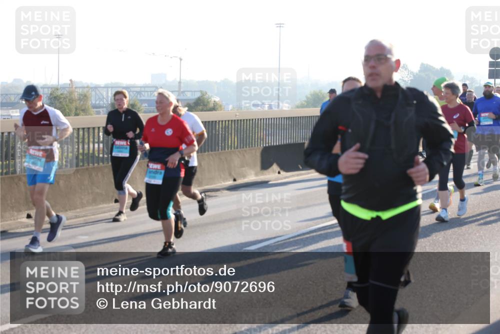 03.10.2025 - Köhlbrandbrückenlauf Lena Gebhardt http://msf.ph/oto/9072696 03.10.2025 09:24:52 Position 1  meine-sportfotos.de