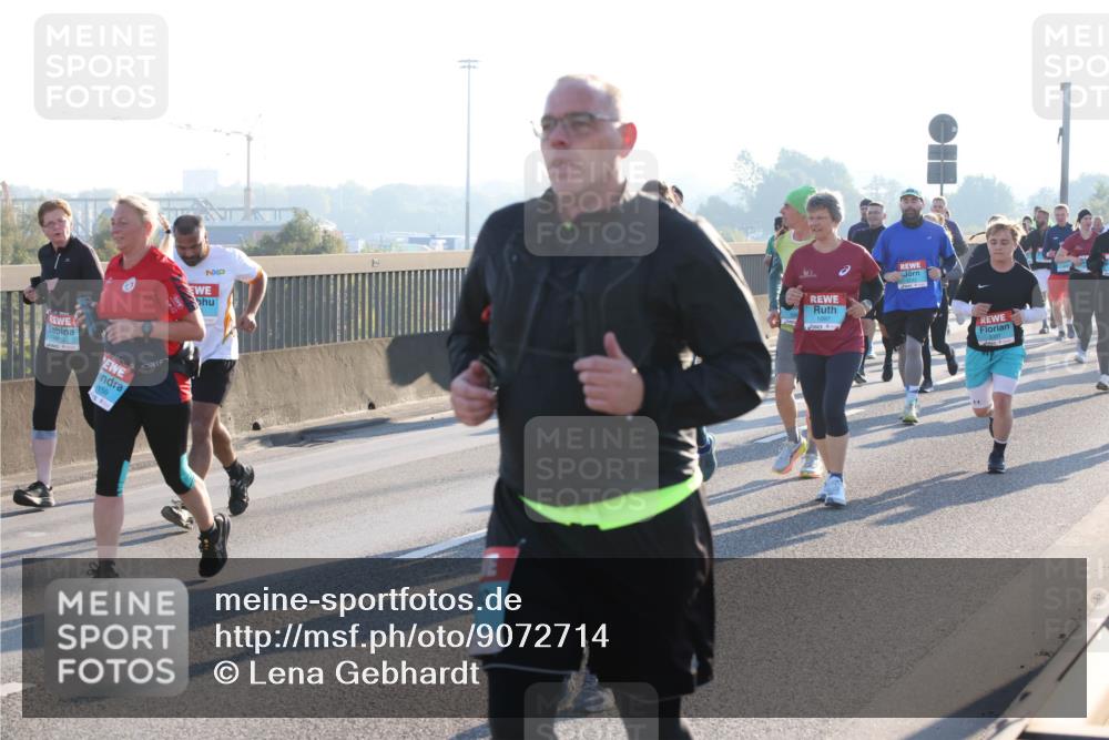 03.10.2025 - Köhlbrandbrückenlauf Lena Gebhardt http://msf.ph/oto/9072714 03.10.2025 09:24:52 Position 1 159, 1097 meine-sportfotos.de