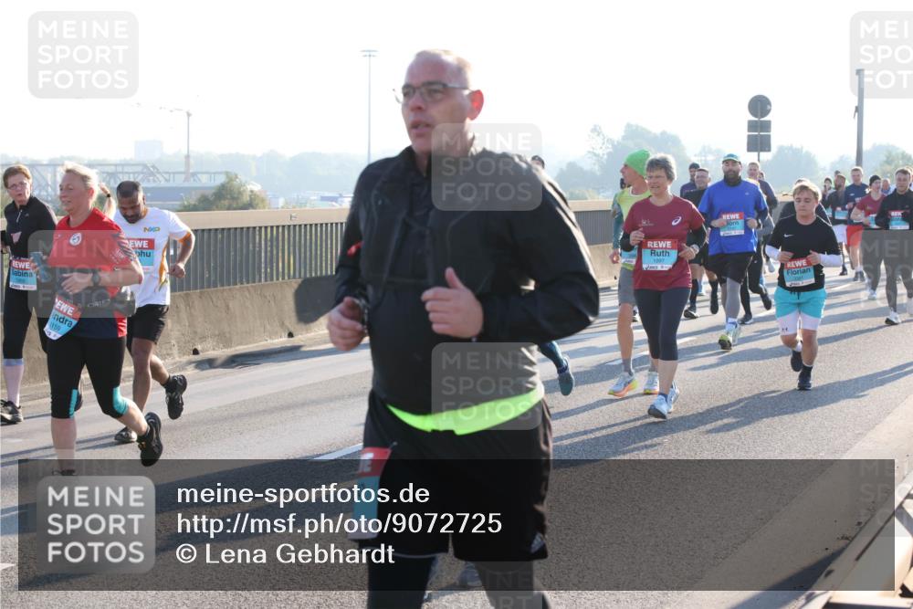 03.10.2025 - Köhlbrandbrückenlauf Lena Gebhardt http://msf.ph/oto/9072725 03.10.2025 09:24:53 Position 1 1950, 159 meine-sportfotos.de