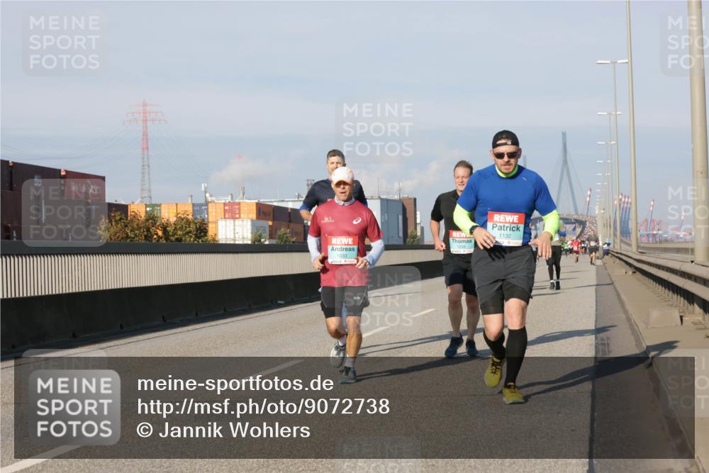 03.10.2025 - Köhlbrandbrückenlauf Jannik Wohlers http://msf.ph/oto/9072738 03.10.2025 09:50:12 Position 3 1033, 1239, 1132 meine-sportfotos.de