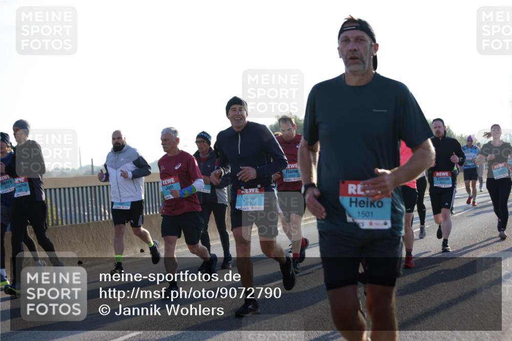 03.10.2025 - Köhlbrandbrückenlauf Jannik Wohlers http://msf.ph/oto/9072790 03.10.2025 09:18:17 Position 3 3750, 2882, 1501 meine-sportfotos.de