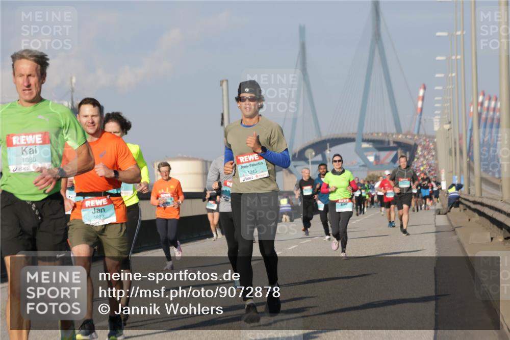 03.10.2025 - Köhlbrandbrückenlauf Jannik Wohlers http://msf.ph/oto/9072878 03.10.2025 09:50:16 Position 3 1080, 1622, 1245 meine-sportfotos.de
