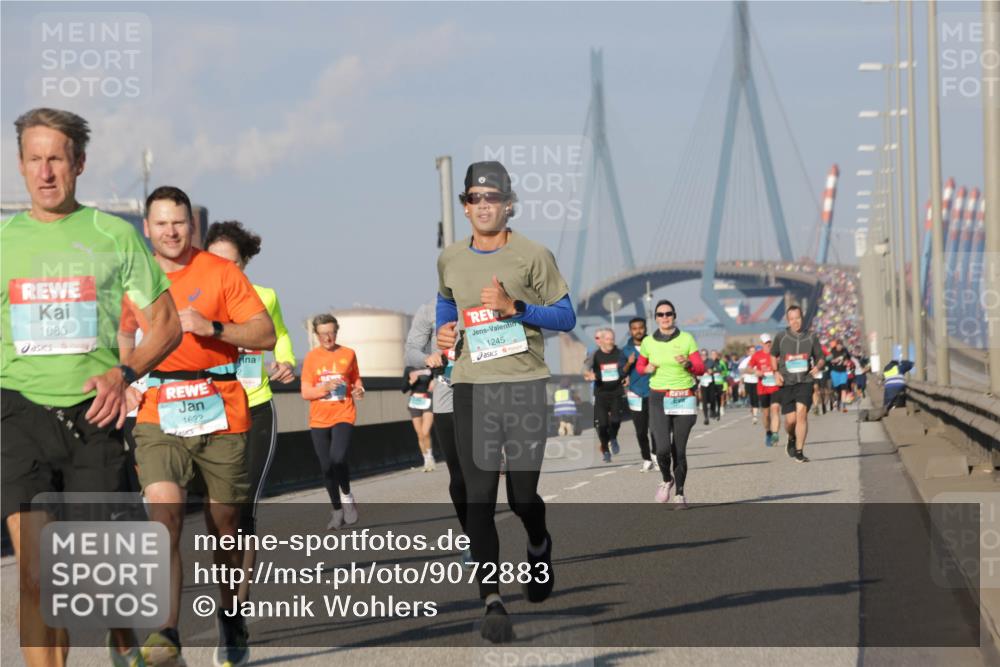 03.10.2025 - Köhlbrandbrückenlauf Jannik Wohlers http://msf.ph/oto/9072883 03.10.2025 09:50:16 Position 3 1080, 1245, 1622 meine-sportfotos.de