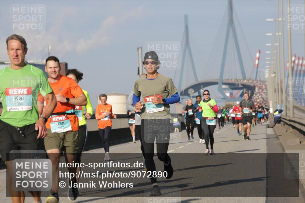 03.10.2025 - Köhlbrandbrückenlauf Jannik Wohlers http://msf.ph/oto/9072890 03.10.2025 09:50:16 Position 3 1080, 1622, 1245 meine-sportfotos.de