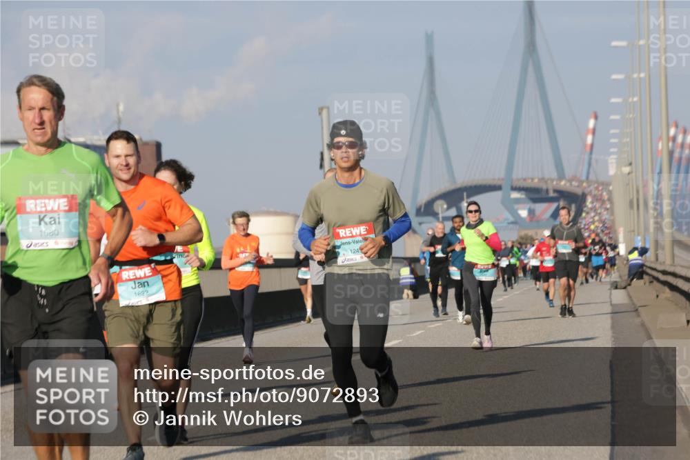 03.10.2025 - Köhlbrandbrückenlauf Jannik Wohlers http://msf.ph/oto/9072893 03.10.2025 09:50:16 Position 3 1080, 1622, 124 meine-sportfotos.de