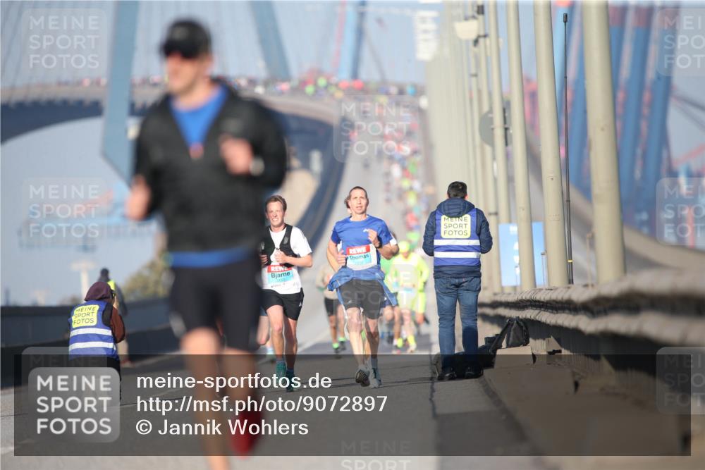 03.10.2025 - Köhlbrandbrückenlauf Jannik Wohlers http://msf.ph/oto/9072897 03.10.2025 09:38:58 Position 3 61 meine-sportfotos.de
