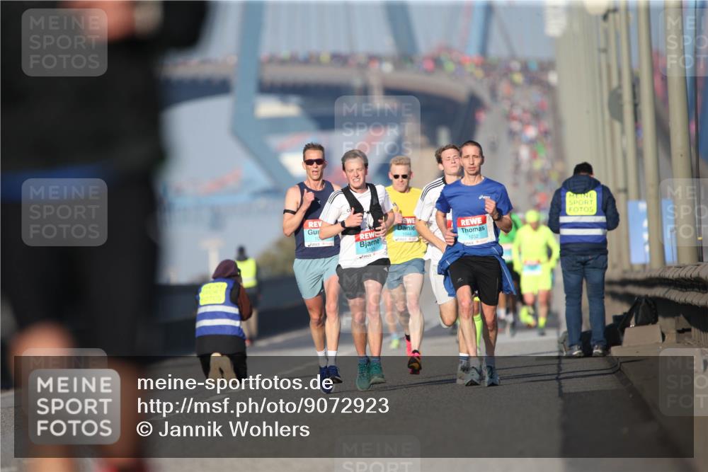 03.10.2025 - Köhlbrandbrückenlauf Jannik Wohlers http://msf.ph/oto/9072923 03.10.2025 09:39:02 Position 3 3153, 1032 meine-sportfotos.de