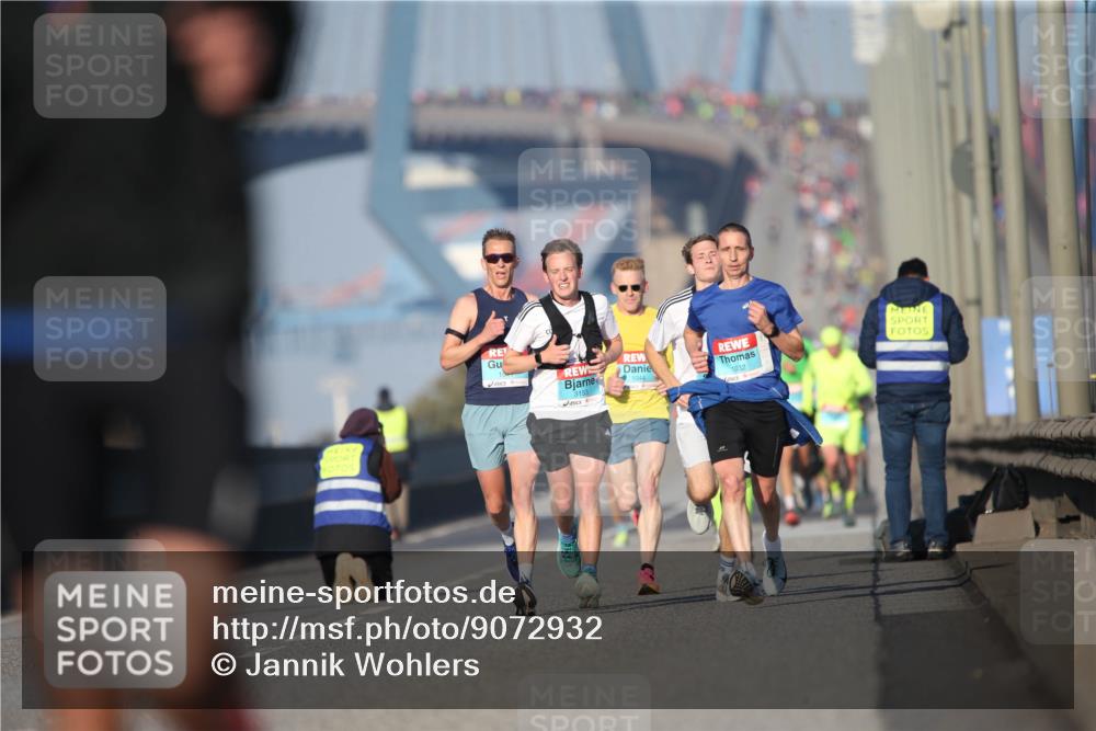 03.10.2025 - Köhlbrandbrückenlauf Jannik Wohlers http://msf.ph/oto/9072932 03.10.2025 09:39:02 Position 3 1044, 1032, 3153 meine-sportfotos.de
