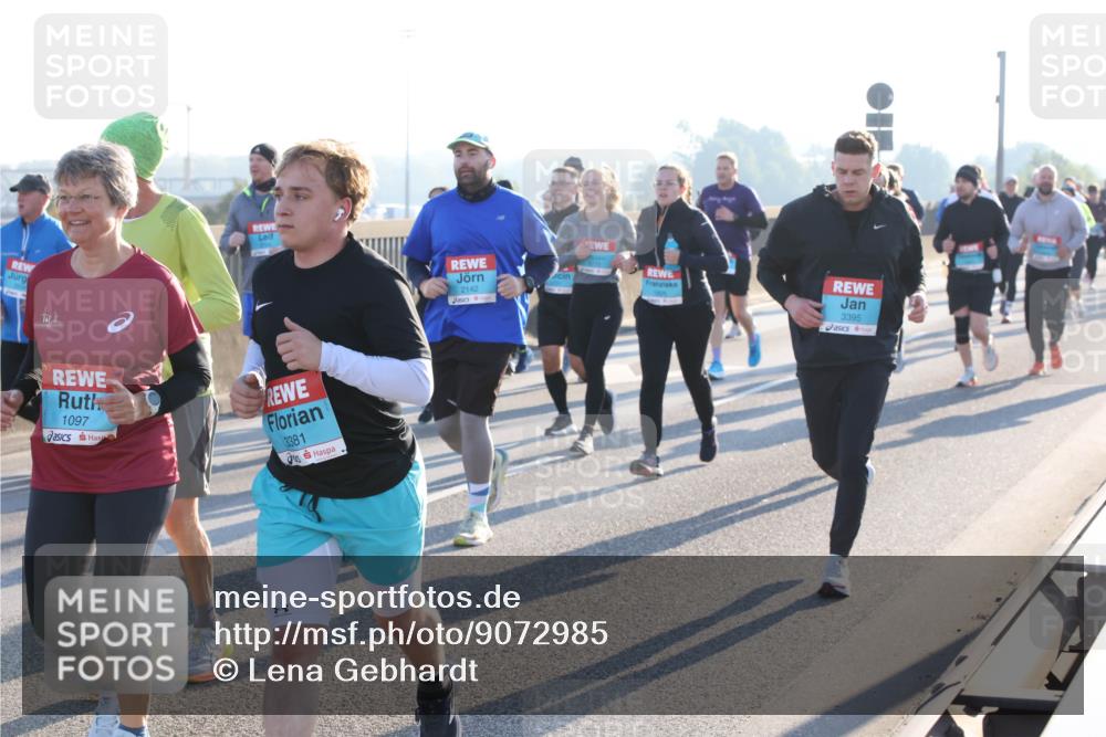 03.10.2025 - Köhlbrandbrückenlauf Lena Gebhardt http://msf.ph/oto/9072985 03.10.2025 09:24:56 Position 1 1097, 3381, 2142, 3395 meine-sportfotos.de