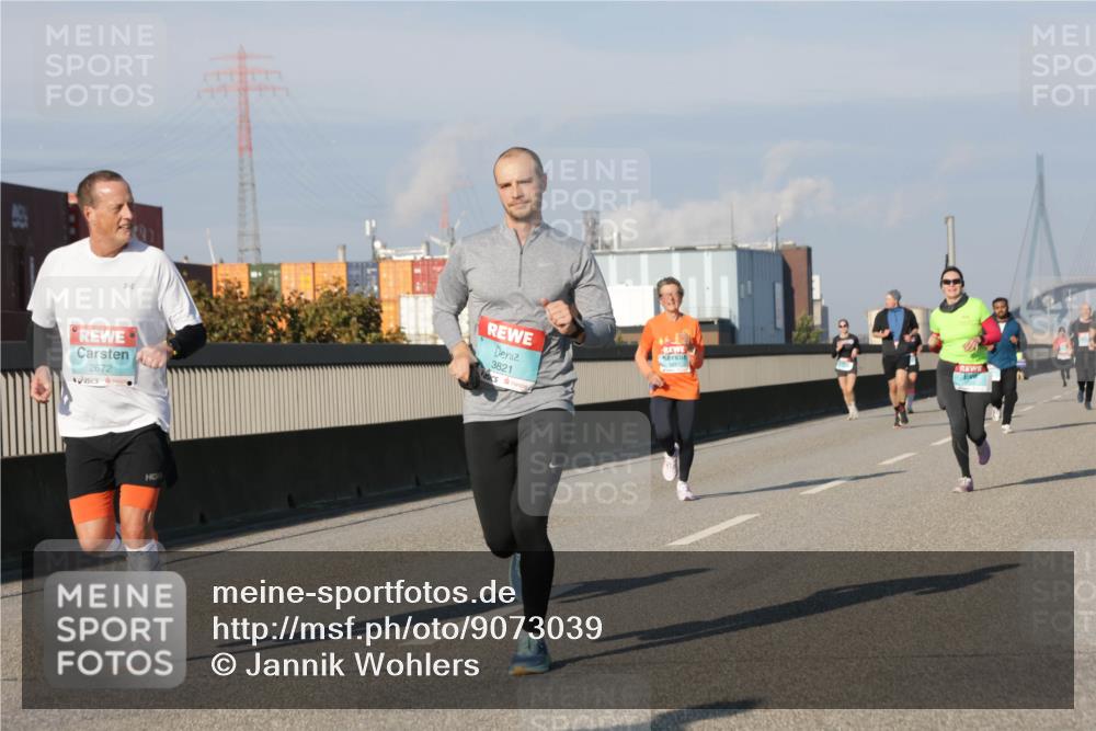 03.10.2025 - Köhlbrandbrückenlauf Jannik Wohlers http://msf.ph/oto/9073039 03.10.2025 09:50:22 Position 3 2672, 3821 meine-sportfotos.de