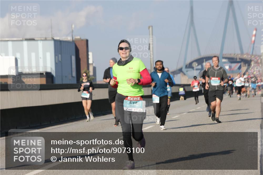 03.10.2025 - Köhlbrandbrückenlauf Jannik Wohlers http://msf.ph/oto/9073100 03.10.2025 09:50:23 Position 3 2822 meine-sportfotos.de