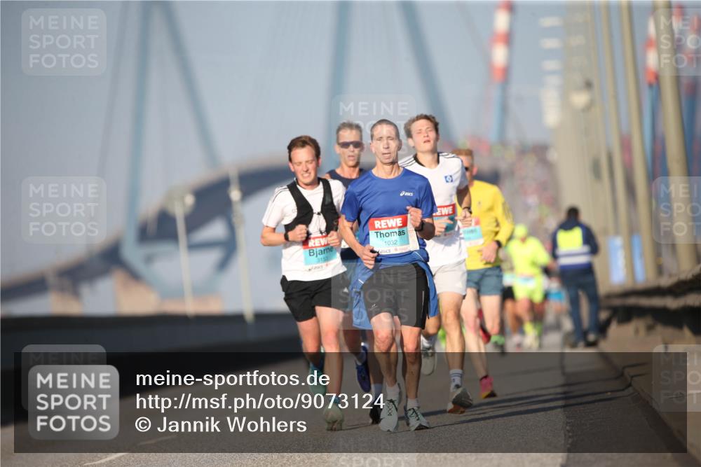 03.10.2025 - Köhlbrandbrückenlauf Jannik Wohlers http://msf.ph/oto/9073124 03.10.2025 09:39:11 Position 3 1032 meine-sportfotos.de