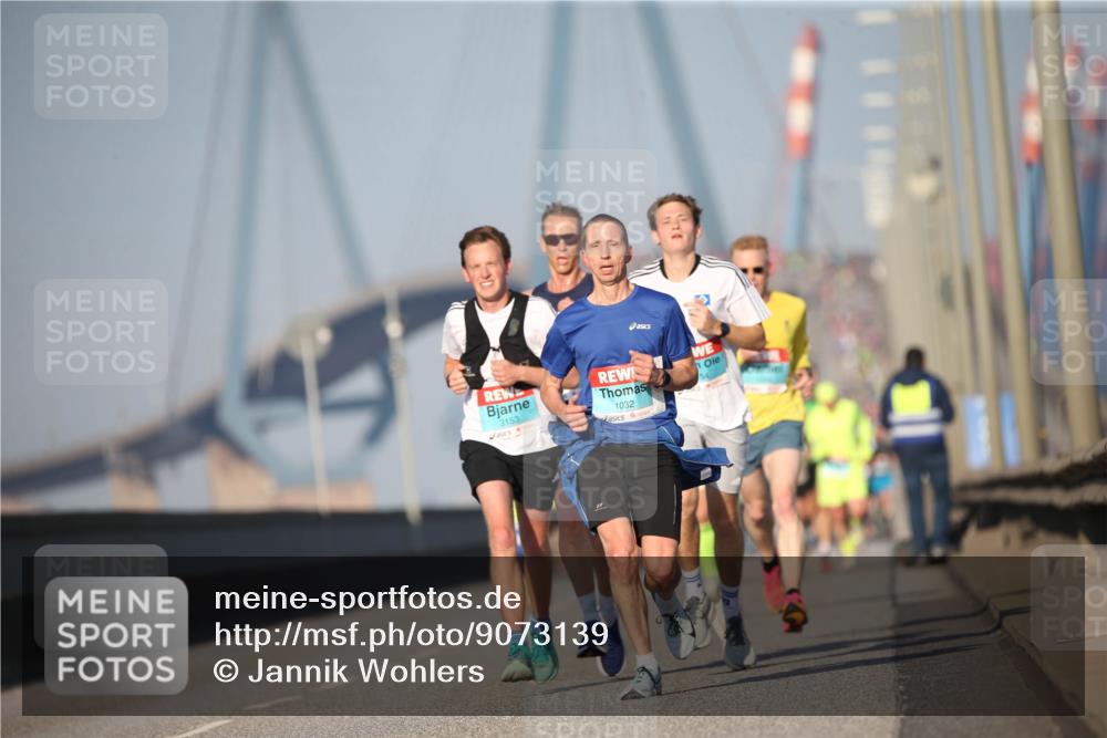 03.10.2025 - Köhlbrandbrückenlauf Jannik Wohlers http://msf.ph/oto/9073139 03.10.2025 09:39:12 Position 3 3153, 1032 meine-sportfotos.de