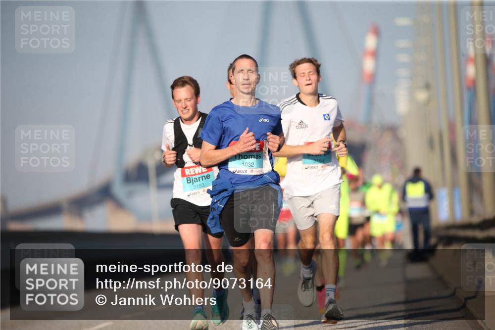 03.10.2025 - Köhlbrandbrückenlauf Jannik Wohlers http://msf.ph/oto/9073164 03.10.2025 09:39:14 Position 3 3153, 1032, 3154 meine-sportfotos.de