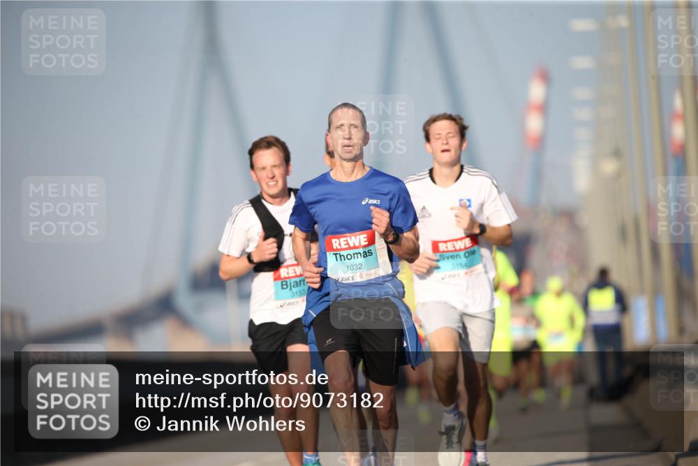 03.10.2025 - Köhlbrandbrückenlauf Jannik Wohlers http://msf.ph/oto/9073182 03.10.2025 09:39:15 Position 3 3153, 1032, 3154 meine-sportfotos.de