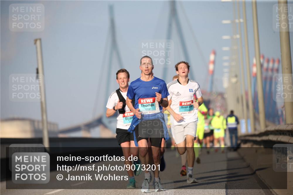 03.10.2025 - Köhlbrandbrückenlauf Jannik Wohlers http://msf.ph/oto/9073201 03.10.2025 09:39:15 Position 3 1032, 3154 meine-sportfotos.de