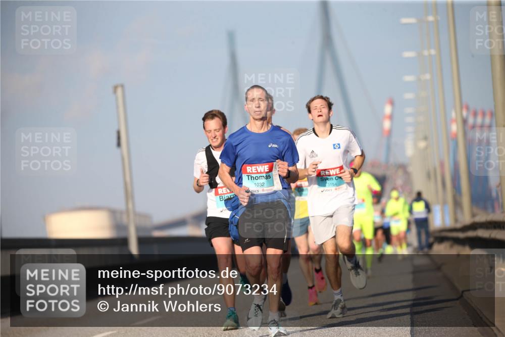 03.10.2025 - Köhlbrandbrückenlauf Jannik Wohlers http://msf.ph/oto/9073234 03.10.2025 09:39:16 Position 3 1032, 3154 meine-sportfotos.de