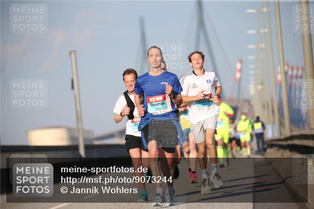 03.10.2025 - Köhlbrandbrückenlauf Jannik Wohlers http://msf.ph/oto/9073244 03.10.2025 09:39:17 Position 3 1032 meine-sportfotos.de