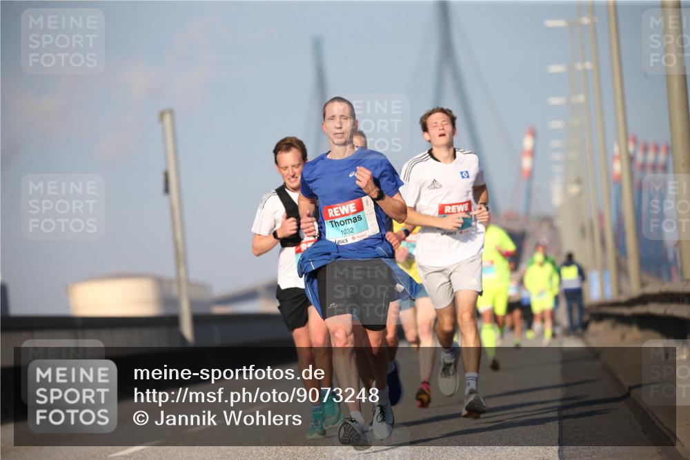 03.10.2025 - Köhlbrandbrückenlauf Jannik Wohlers http://msf.ph/oto/9073248 03.10.2025 09:39:17 Position 3 1032 meine-sportfotos.de